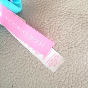 Victoria Secret top 34D